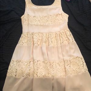 ⚡️⚡️Ya Los Angeles cream lace dress